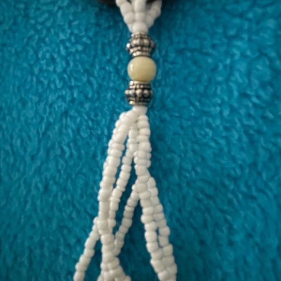 EUC wood and beaded long necklace - Picture 3 of 3